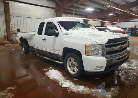 2009 Chevrolet Silverado K1500 Lt z USA, uszkodzony, nr VIN 1GCEK29J39E162681